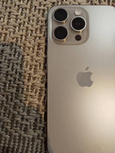 Apple iPhone 15 Pro max Jv mint condition with box 100% battery health