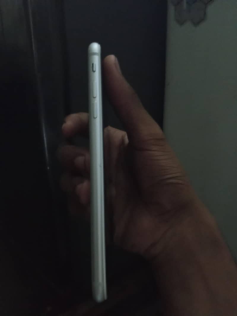 Apple iPhone 8 Plus 2