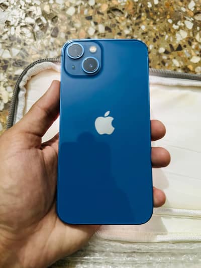 Apple iPhone 13