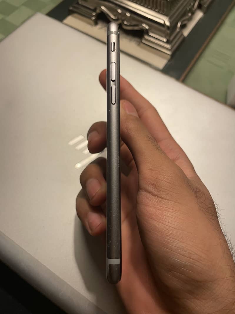 Apple iPhone 6 4