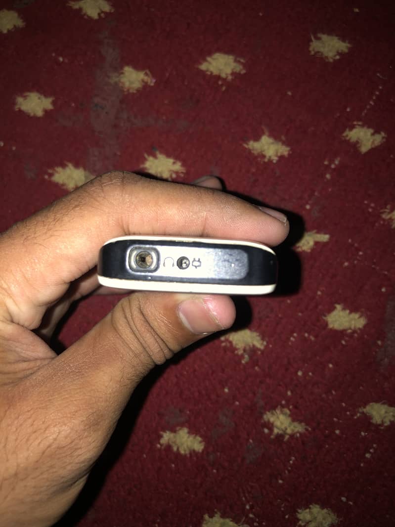 Nokia 2690 4