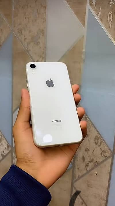Apple iPhone XR