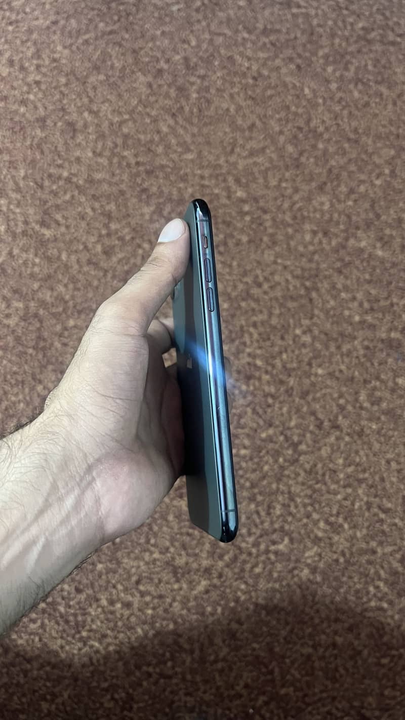 Apple iPhone 11 Pro Max 3