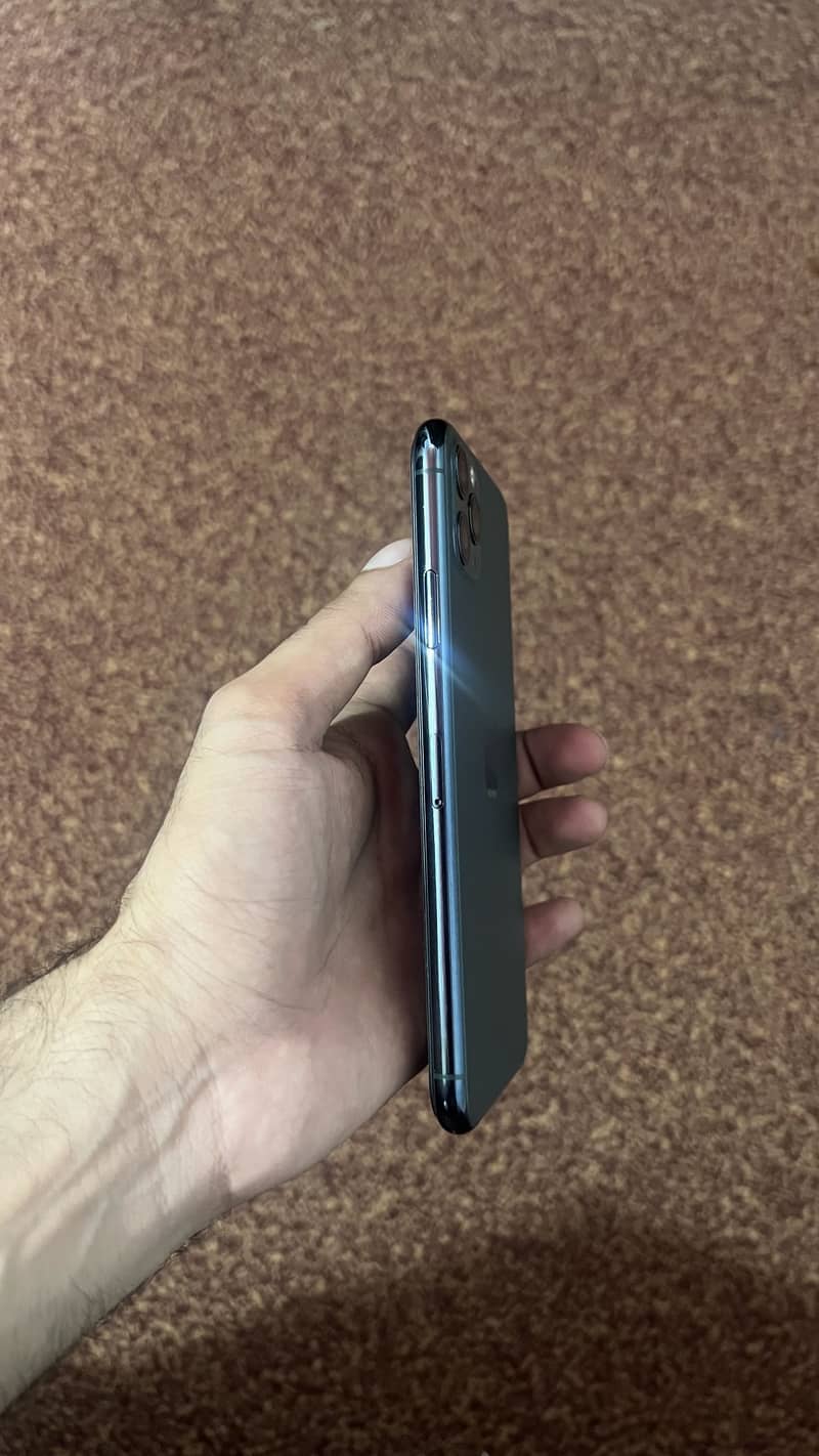 Apple iPhone 11 Pro Max 5