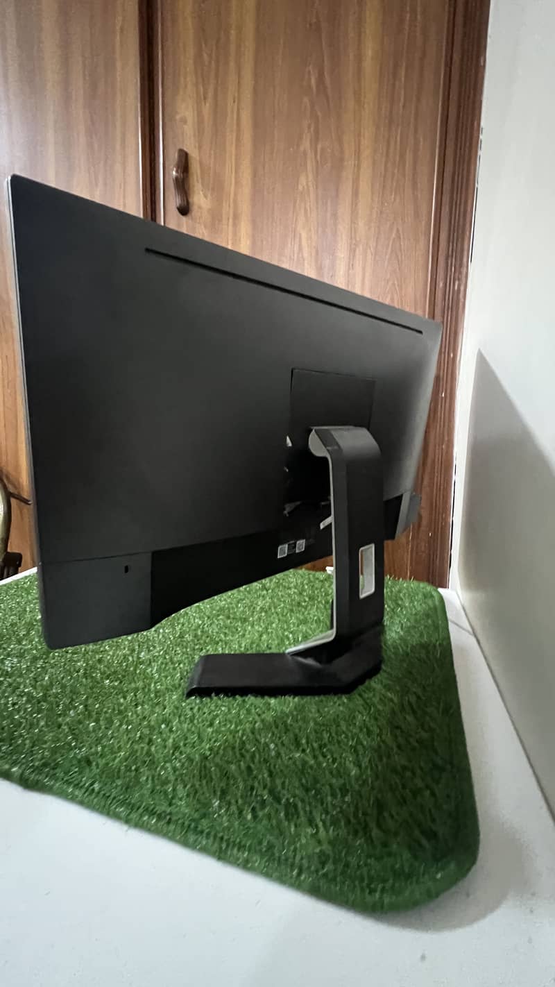 Dell 20 Inch LED Borderless 1