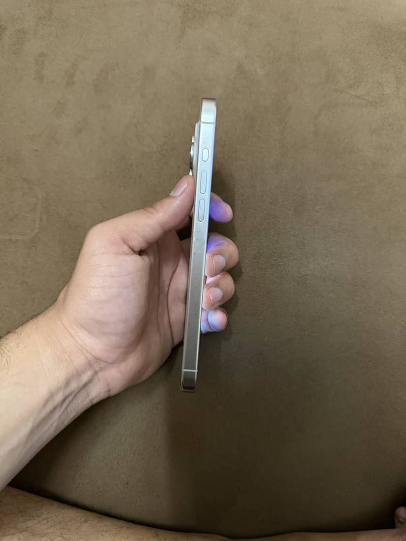 Apple iPhone 15 Pro Max 5