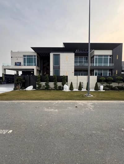 Modern design 4-kanal (2 Kanal bungalow 2 Kanal lawn), 9-bed, Basement, Swimming Pool, Theatre, Furnished