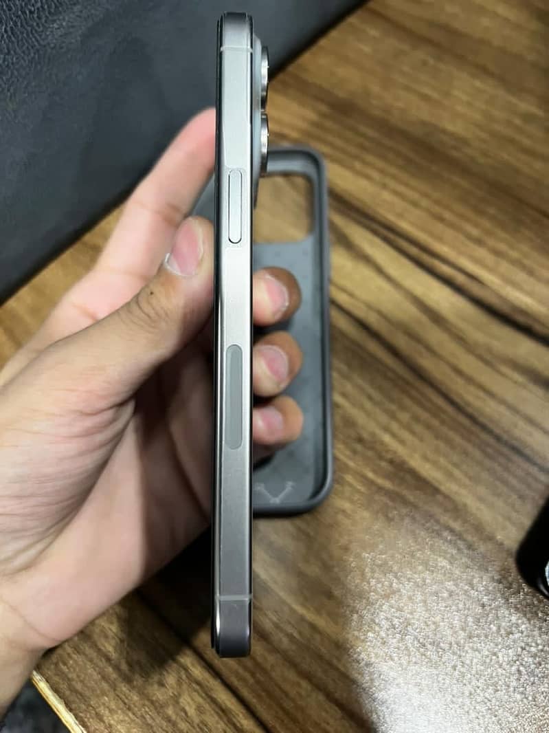 Apple iPhone 15 Pro Max 1