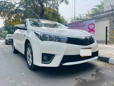Toyota Corolla Altis 2015 white auto