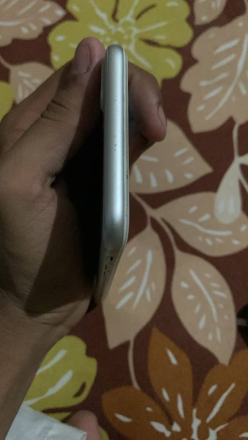 Apple iPhone 7 Plus 1