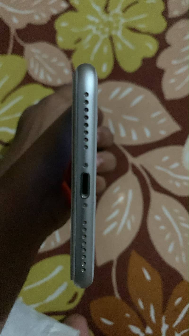 Apple iPhone 7 Plus 2