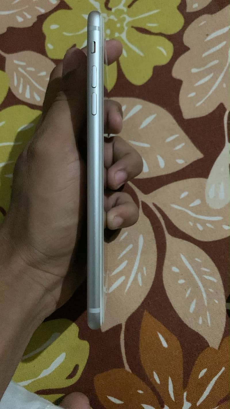 Apple iPhone 7 Plus 3