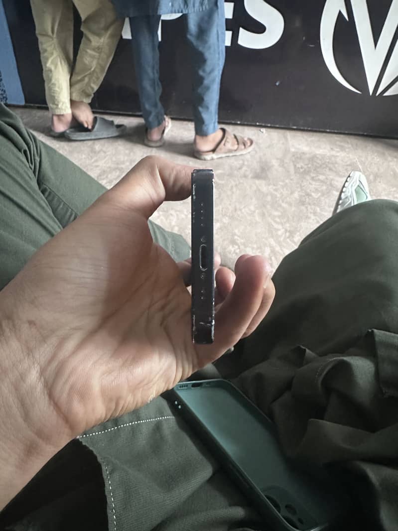 Apple iPhone 12 mini 6