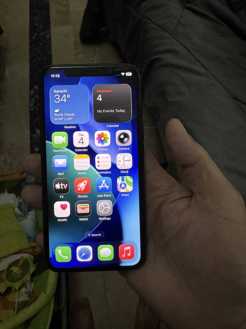 Apple iPhone 11 Pro 4
