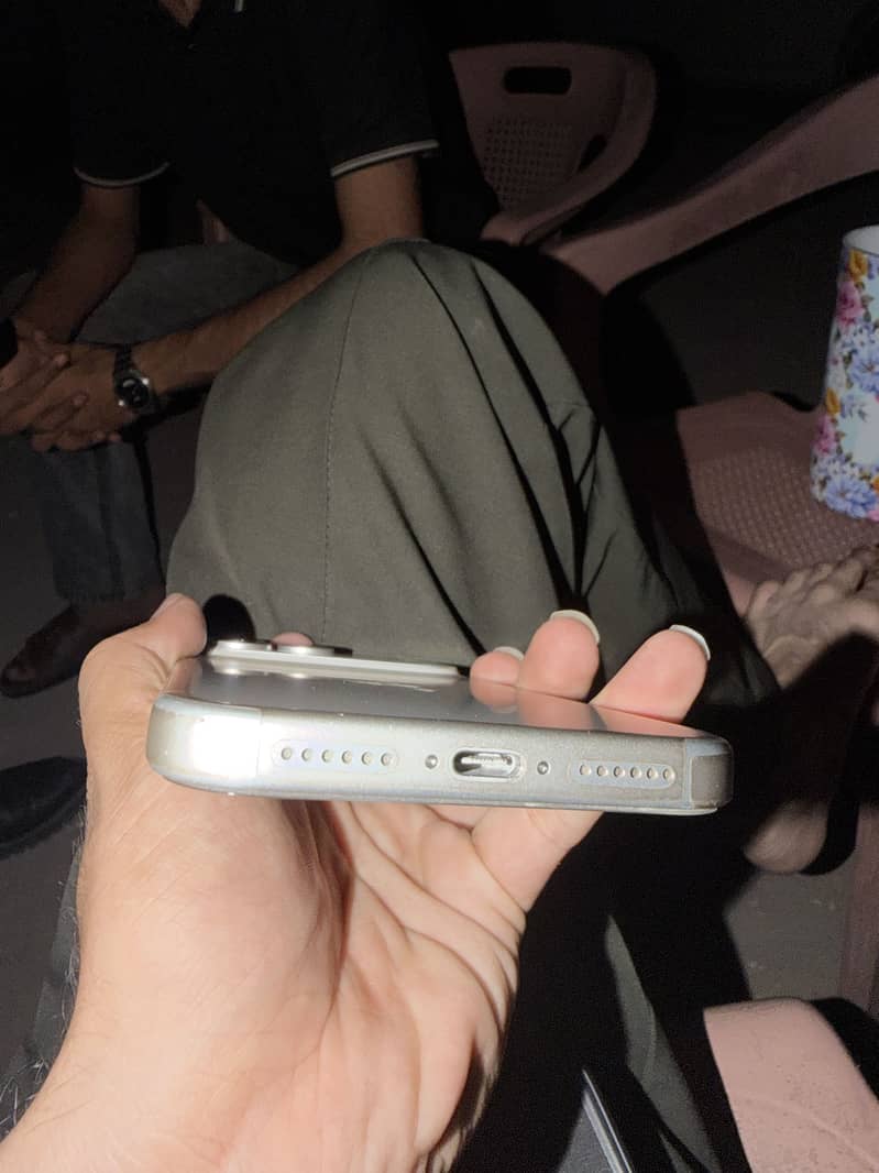 Apple iPhone 17 Pro Max 3