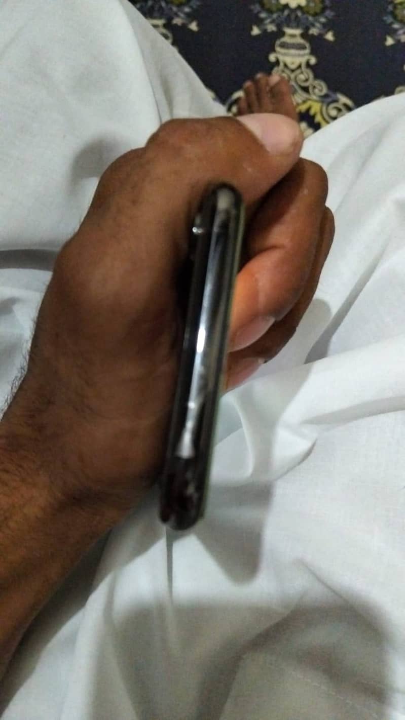 Apple iPhone X 3