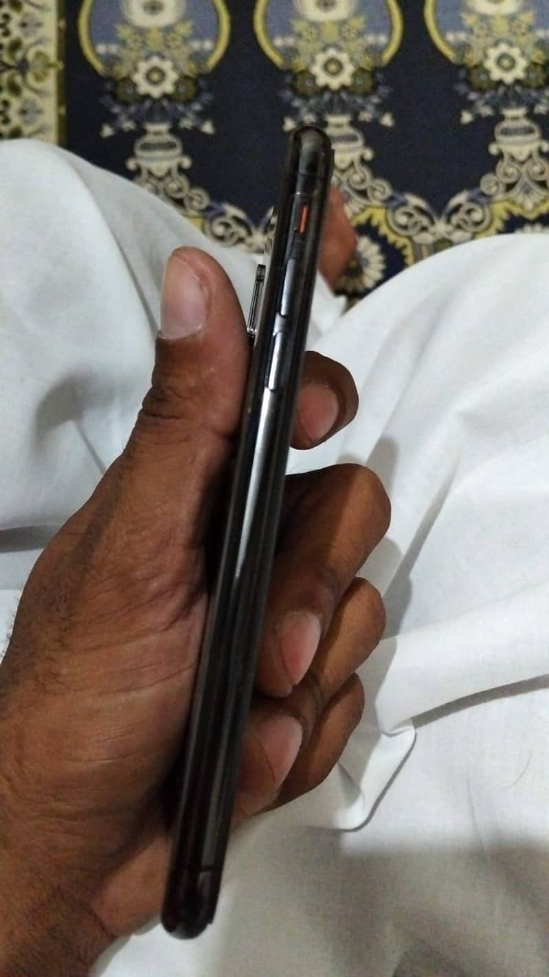 Apple iPhone X 6