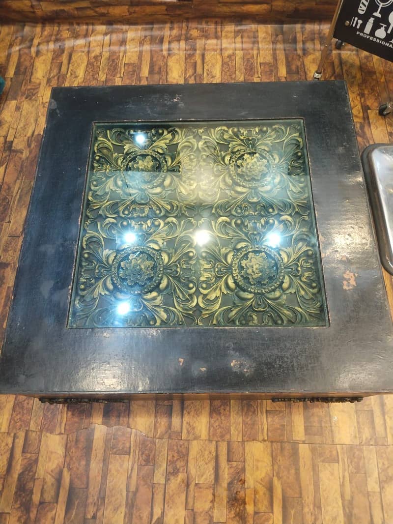 Center table 0