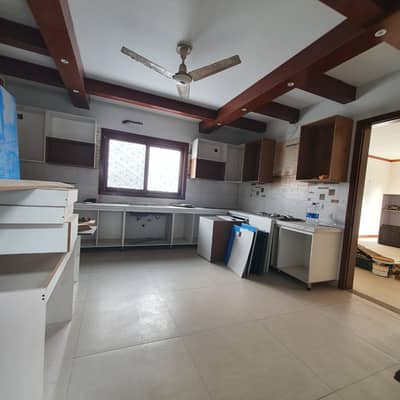 1000 Yards Luxury Bungalow For Rent Prime Location