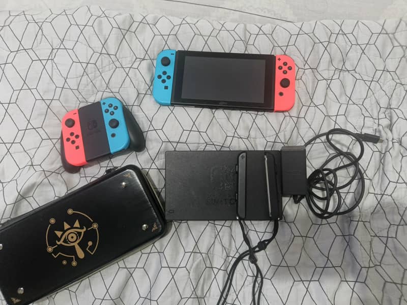 Nintendo Switch v2 + accessories 0