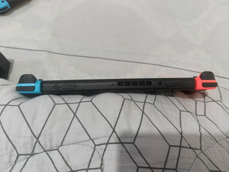 Nintendo Switch v2 + accessories 3