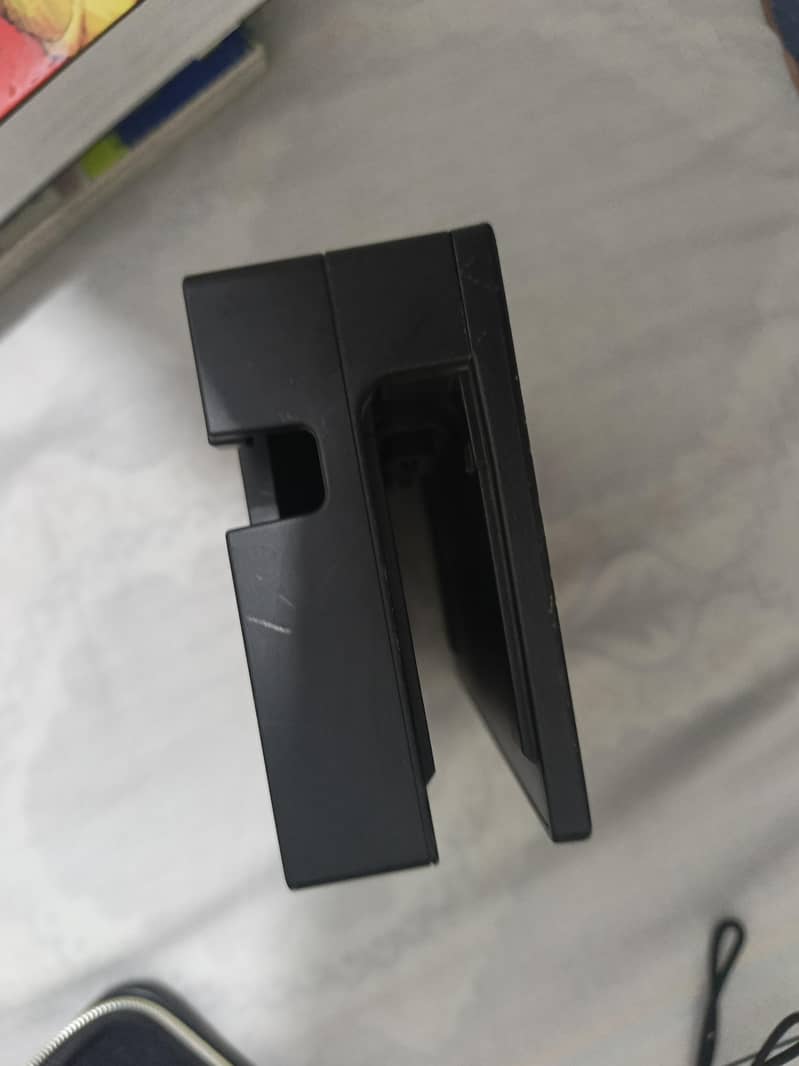 Nintendo Switch v2 + accessories 10