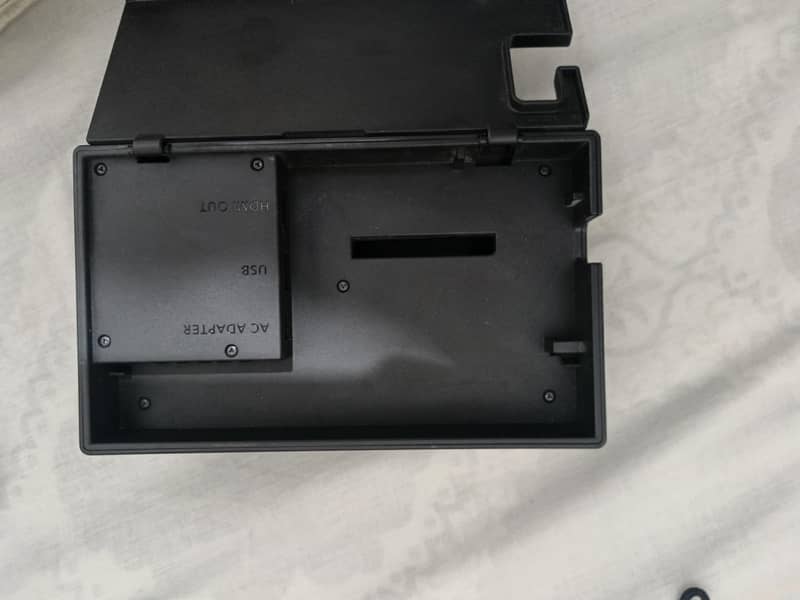 Nintendo Switch v2 + accessories 13