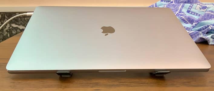 Apple MacBook Pro 16-inch, 2019, 8-Core i9 | 32GB/256GB 8GB Graphics