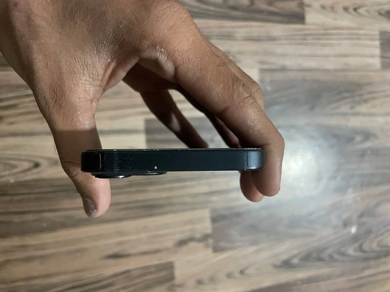 Apple iPhone 13 3