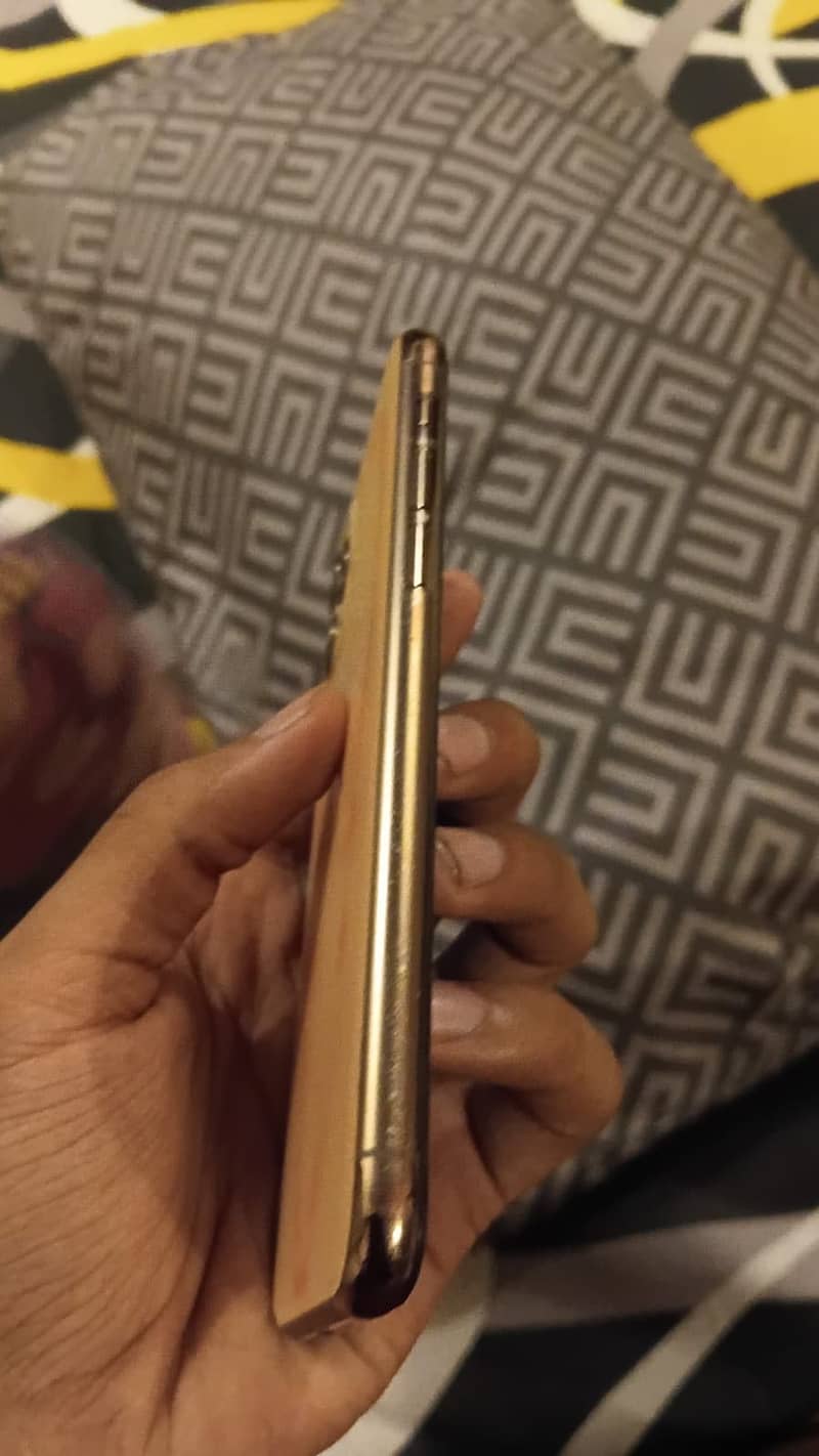 Apple iPhone 11 Pro 0