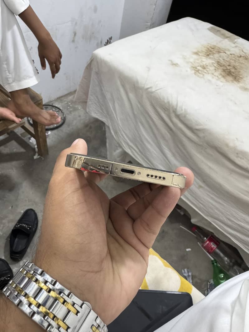 Apple iPhone 12 Pro 1