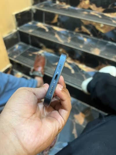 Apple iPhone 13 JV 128 GB With Box