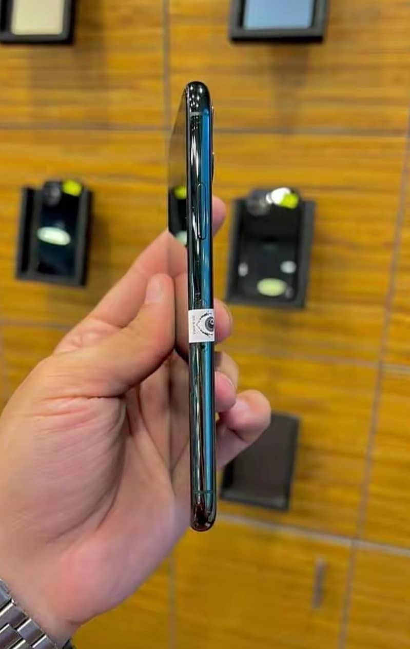 Apple iPhone 11 Pro 2