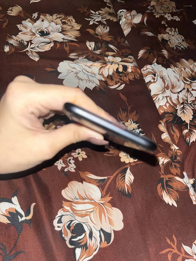 Apple iPhone 7 3
