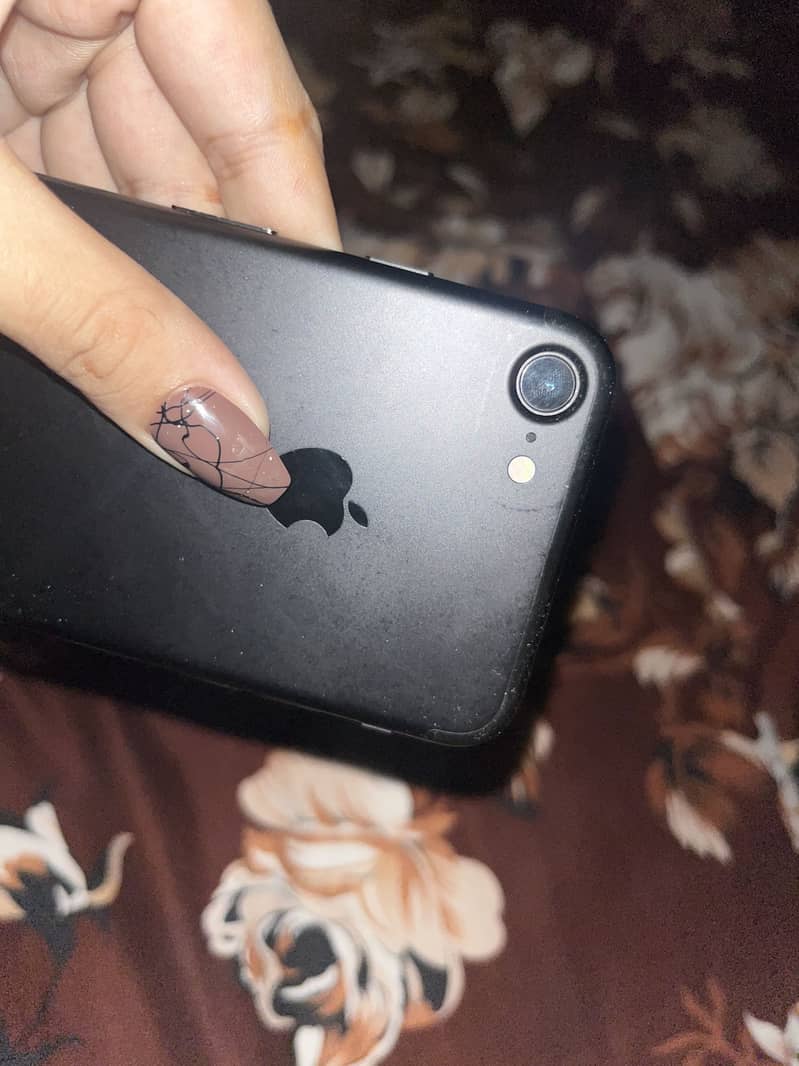 Apple iPhone 7 5