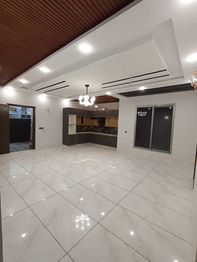 BRAND NEW 2ND FLOOR PORTIONWITH ROOF FOR RENT IN BLOCK 13-D, GULSHAN E IQBAL