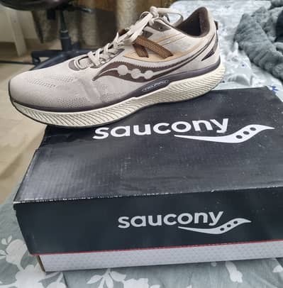 Original Saucony Triumph Running Shoes New condition Branded btr nike
