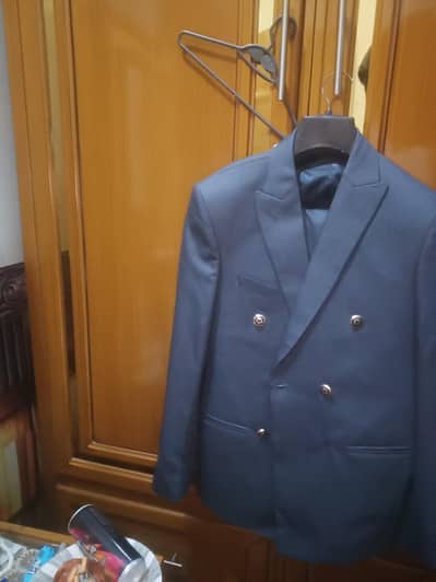 pant coat only one time used bs apny walima pa pahna hay bilkul new ha