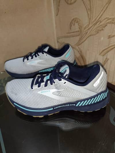Brooks premium Quality Branded Shoes