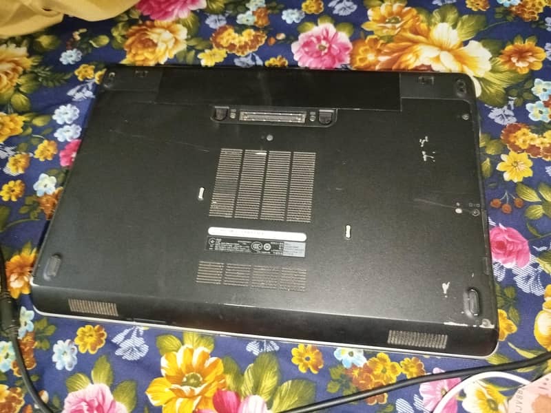 Dell attitude E6440 3