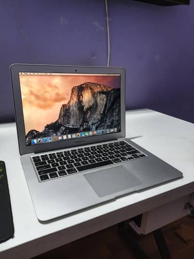 MacBook Air 2014 8gb/128gb with original charger Mint condition