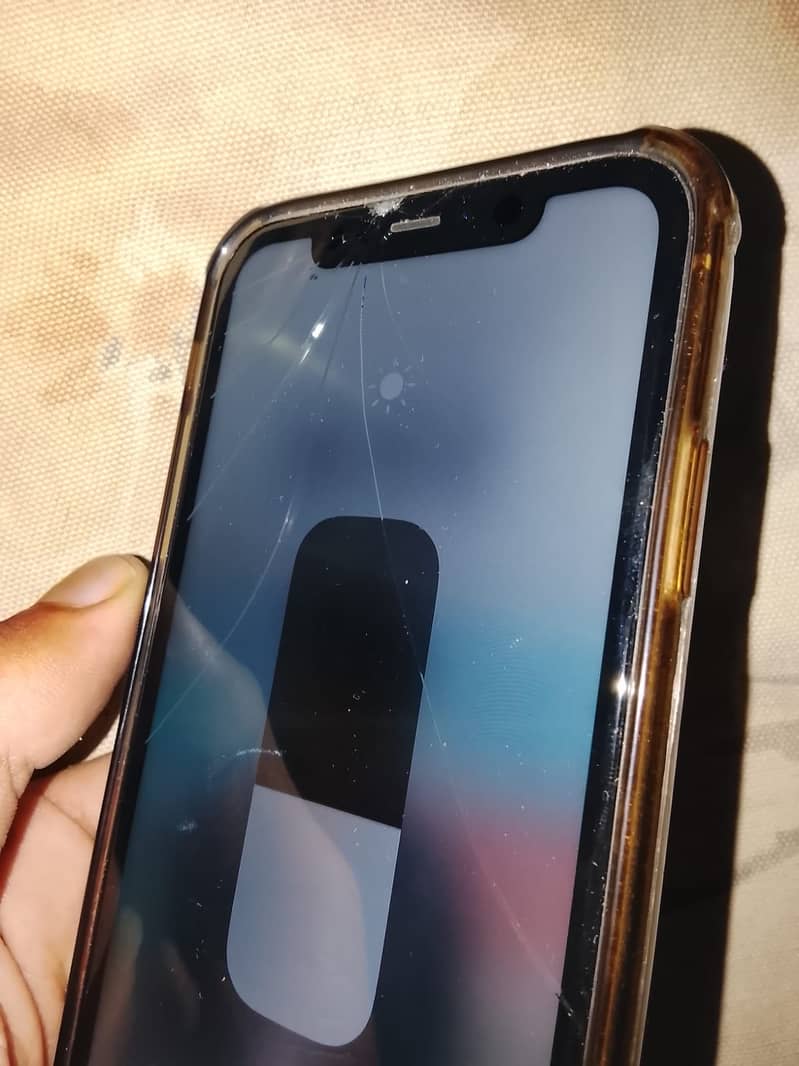 Apple iPhone 11 0