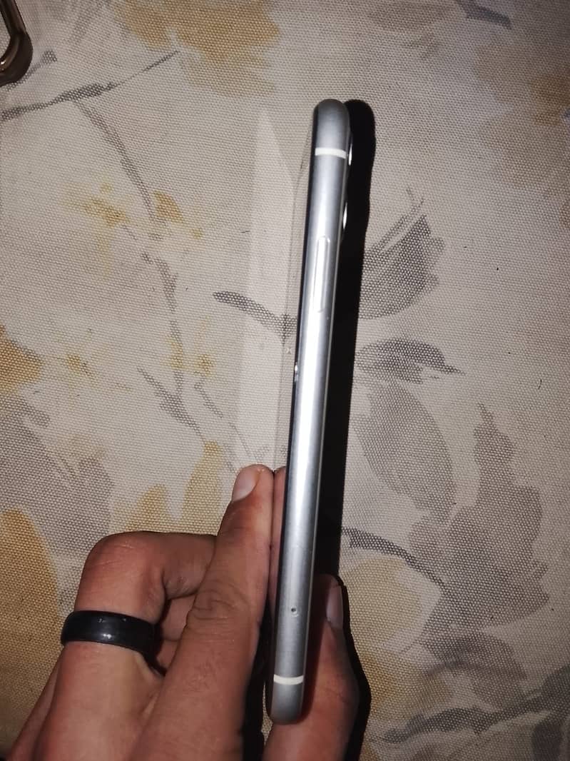Apple iPhone 11 5