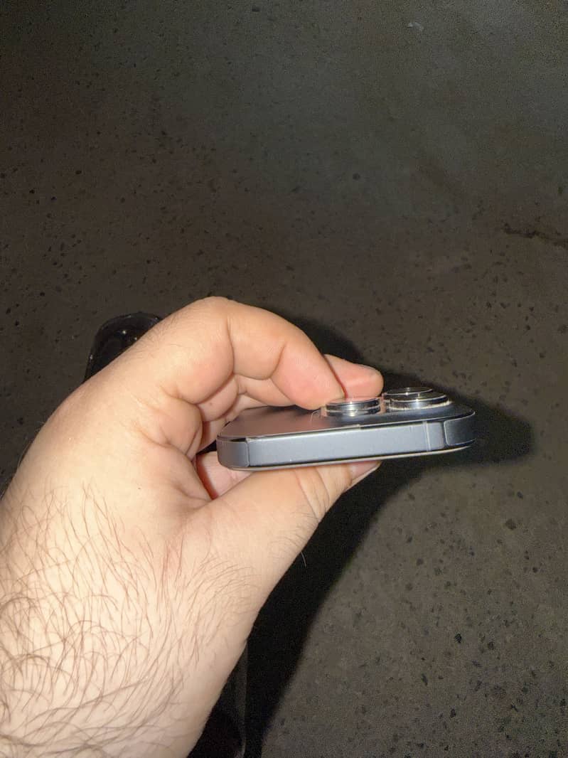 IPhone 16 pro 2