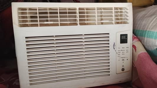 0.75 Ton Window AC – Excellent Working Condition
