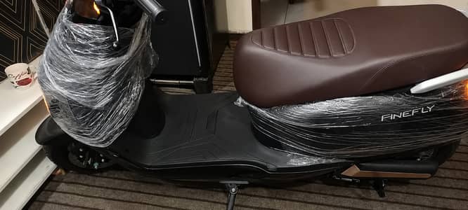 Crown Firefly Electric Scooter | 90KM Range | Lithium Battery | NEW
