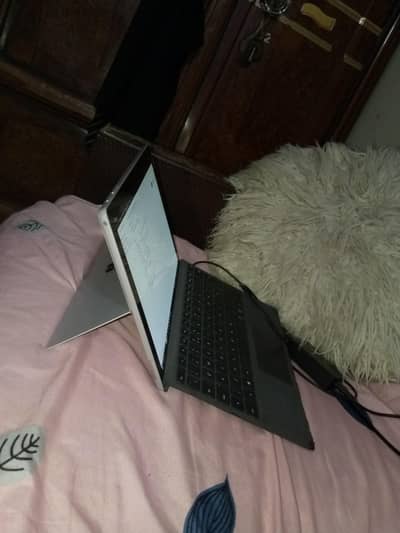 Microsoft surface pro 5 (i7, 8Gen, 8GB RAM, 256GB SSD) Touch Screen