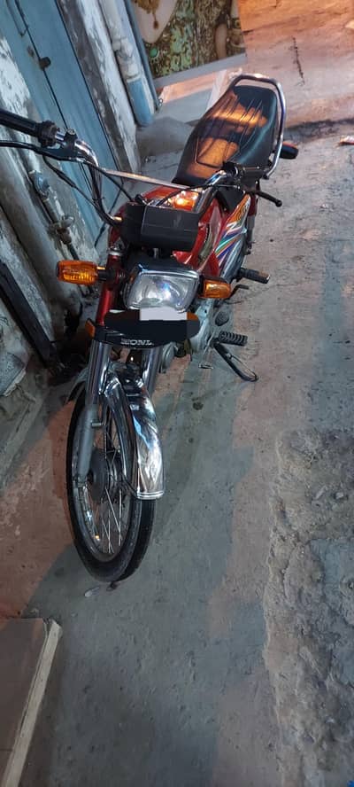 Selling Honda CD70
