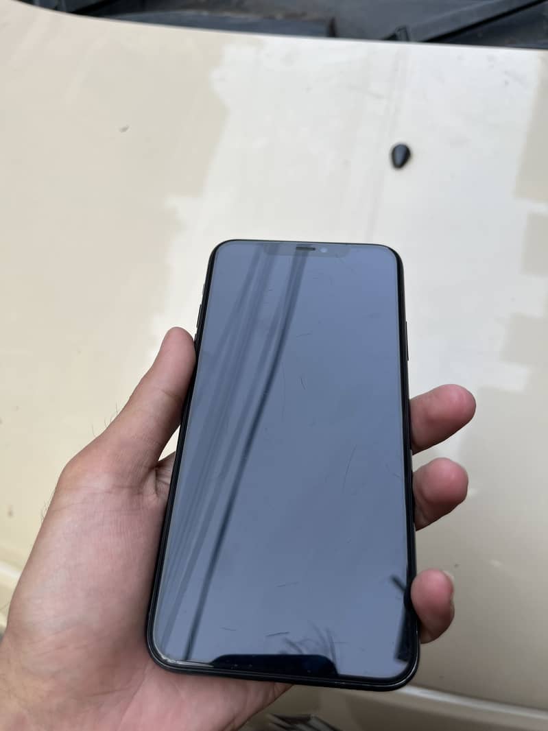 iPhone 11 Pro Max 1