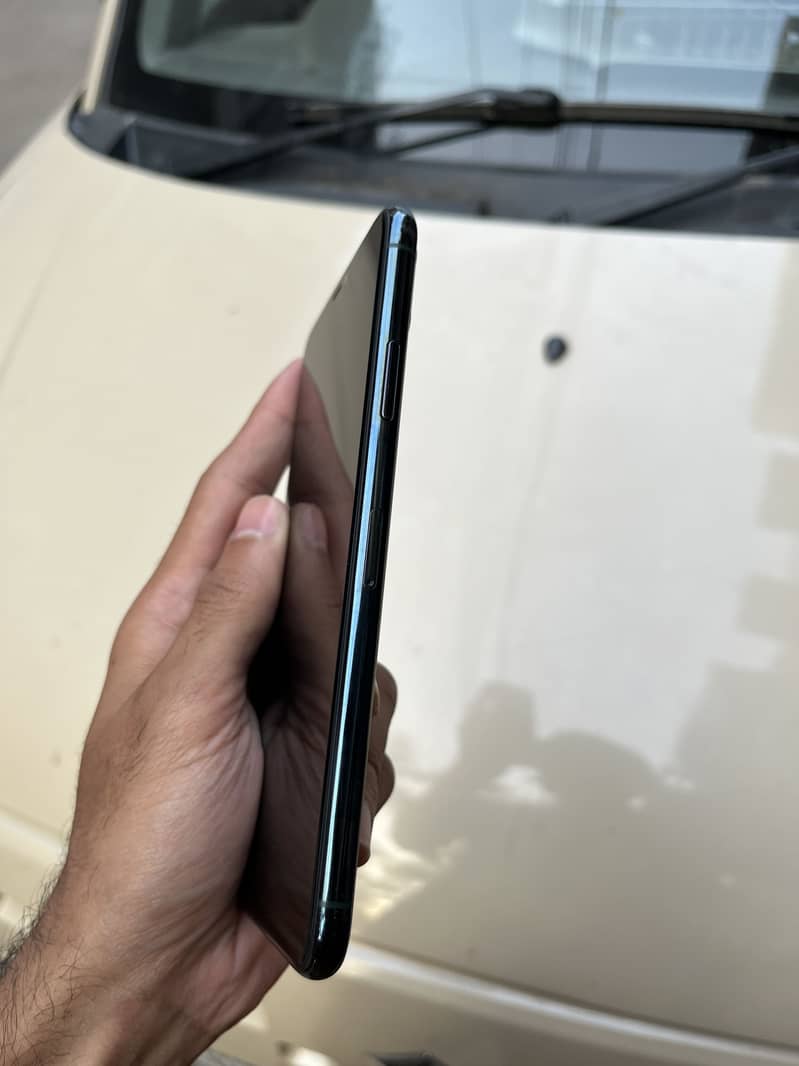 iPhone 11 Pro Max 7